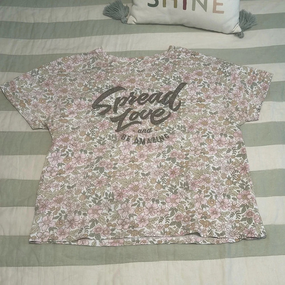 C&C California Spread Love and Be Amazing Floral Tee Size Small - Picture 1 of 8